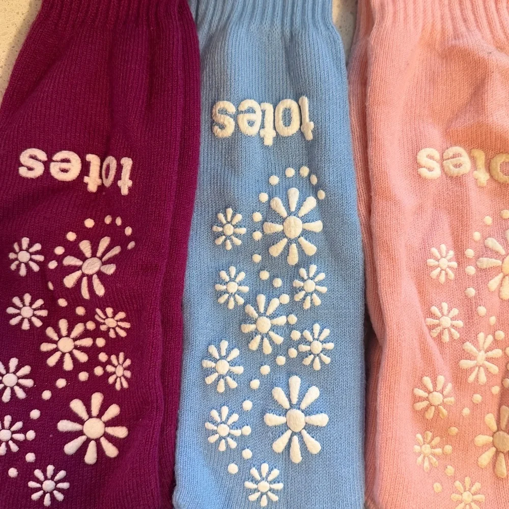 18 Pairs TOTES SOCKS BUNDLE 1l